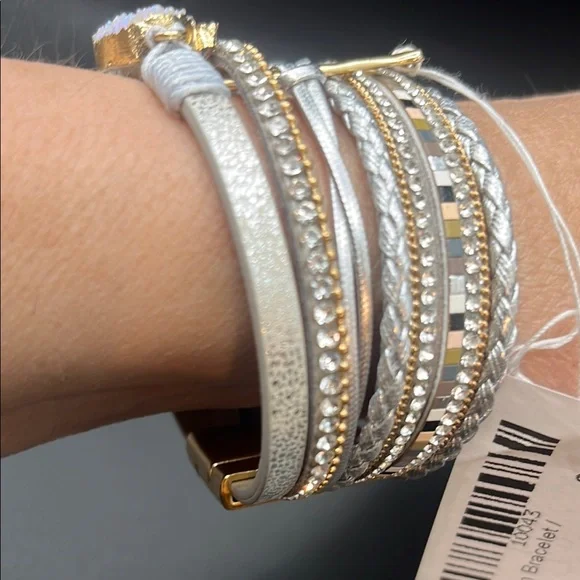 Elegant Silver and Gold Heart Bracelet Set - Picture 6 of 6